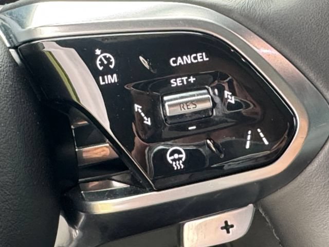 Used 2024 Jaguar F-PACE R-Dynamic S AWD/4WD image 8