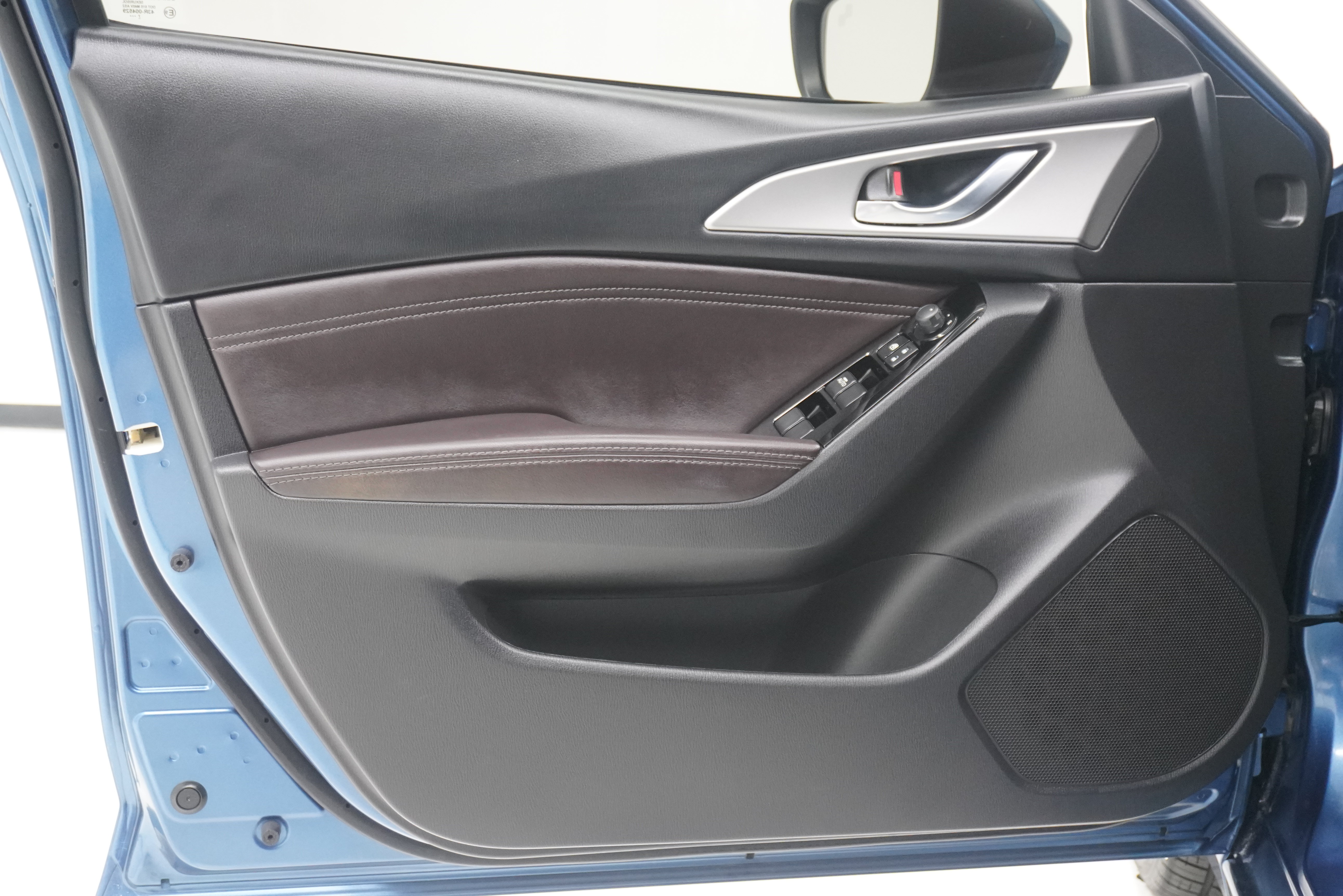 Used 2018 MAZDA MAZDA3 Touring FWD image 13