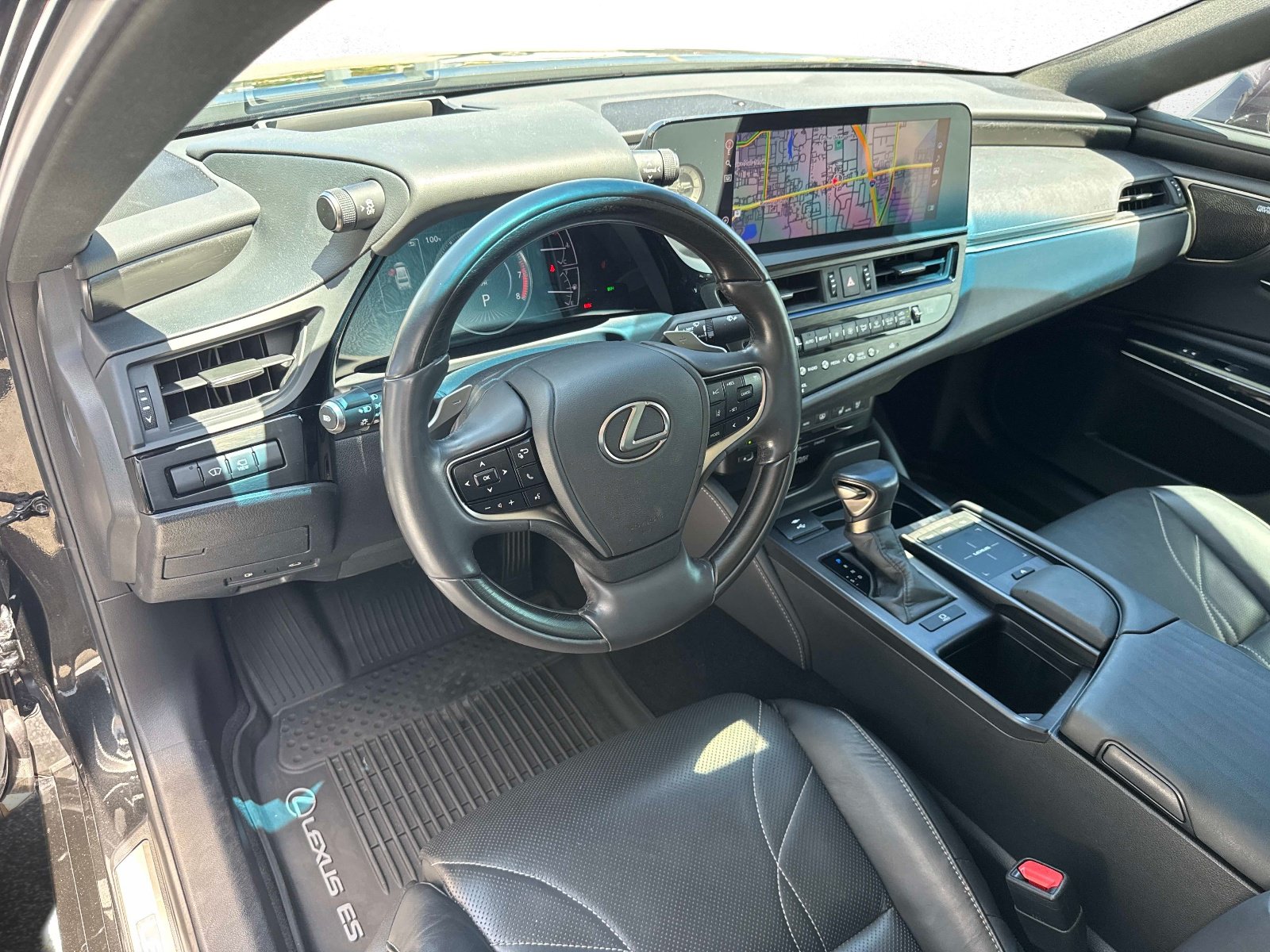 Certified 2022 Lexus ES 350 Ultra Luxury w/ Accessory Package 2 FWD image 19