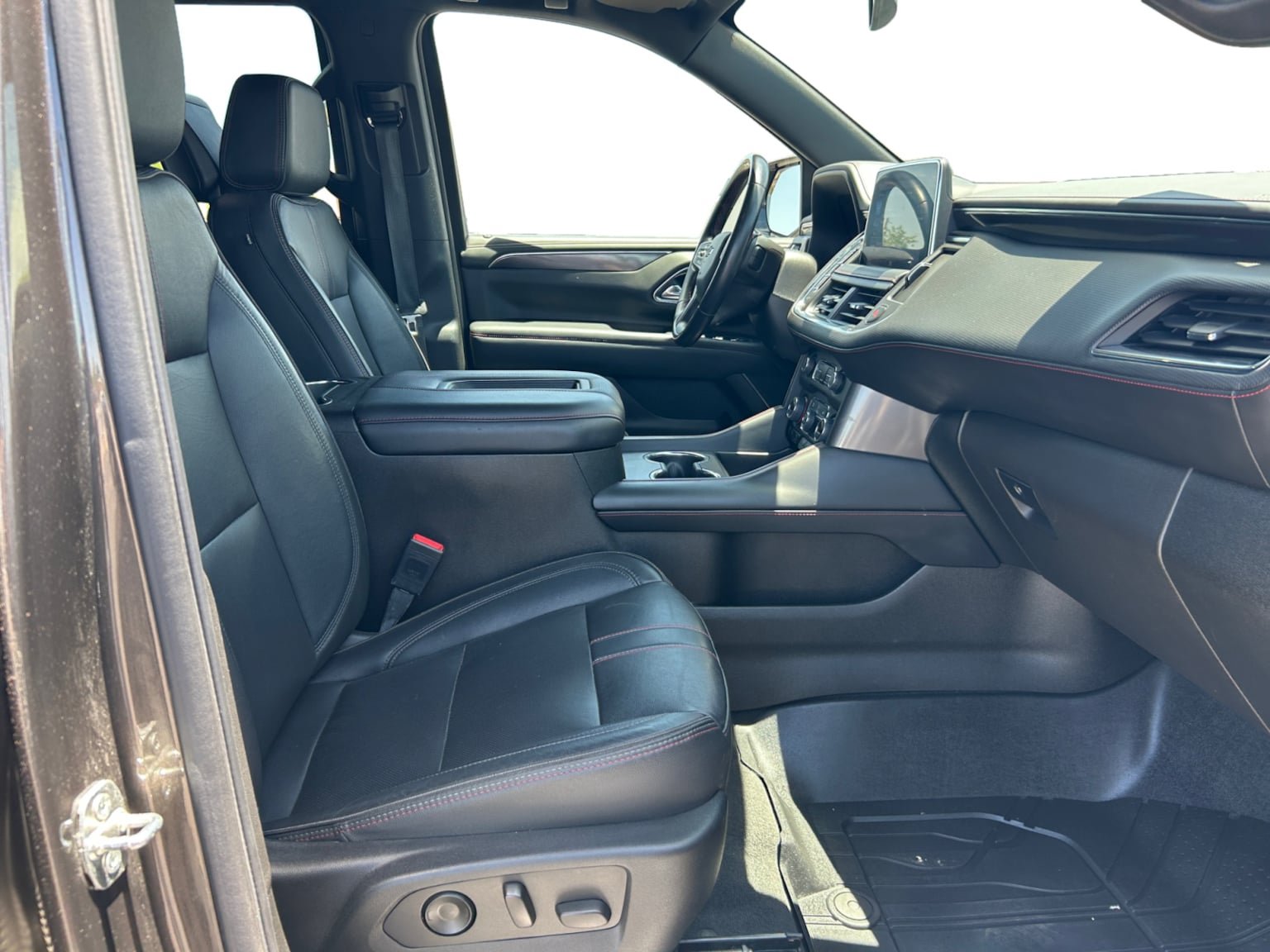 Used 2021 Chevrolet Tahoe RST w/ Rear Media and Nav Package AWD/4WD image 16