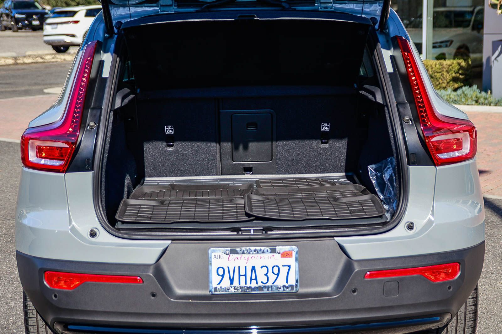 Certified 2026 Volvo XC40 B5 Ultra w/ Climate Package image 30