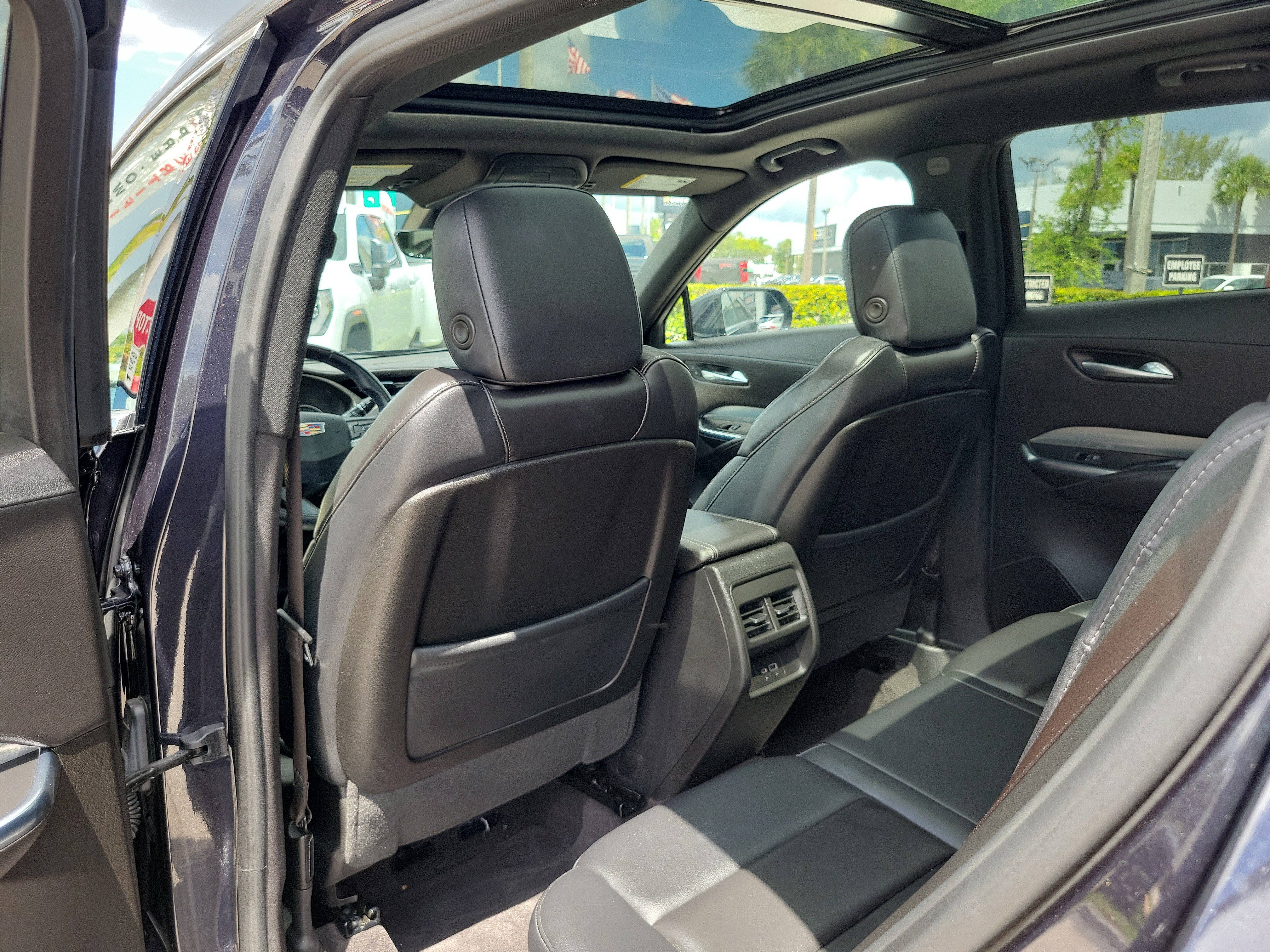 Used 2023 Cadillac XT4 Premium Luxury w/ Enhanced Visibility Package FWD image 15