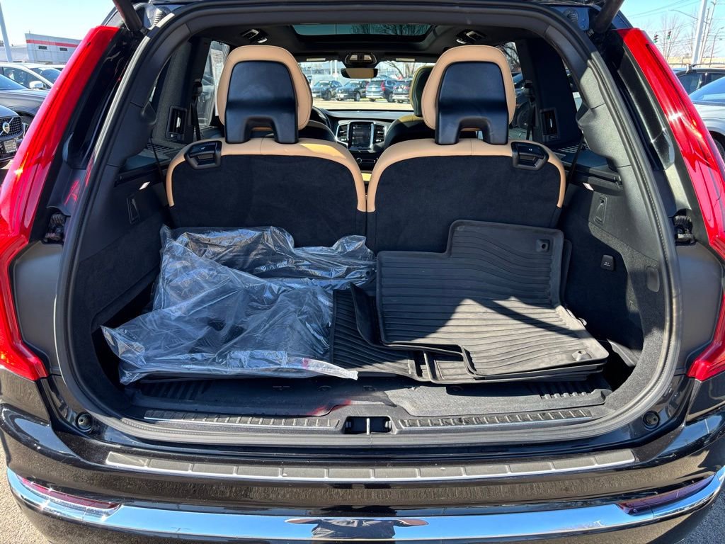 Certified 2024 Volvo XC90 T8 Ultimate w/ Protection Package Premier image 24