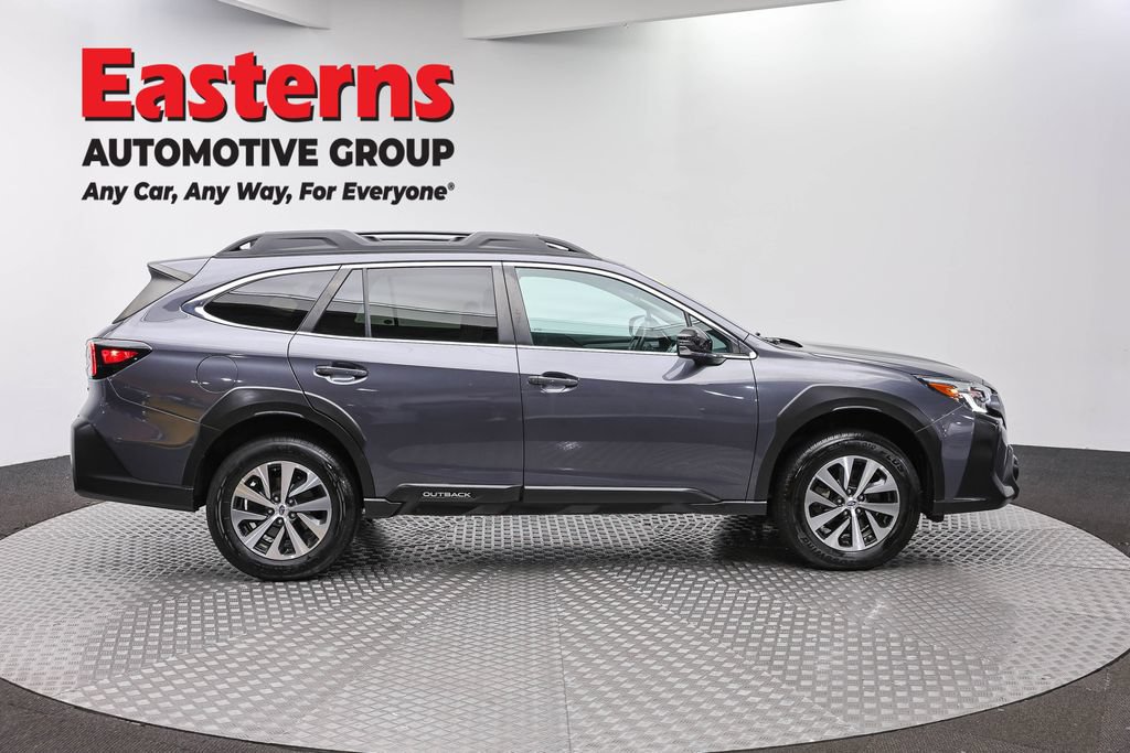 Used 2023 Subaru Outback Premium AWD/4WD image 4