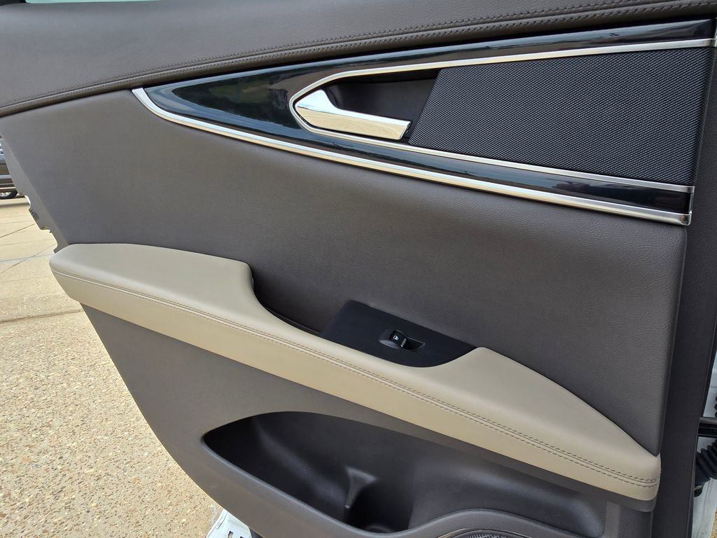 Used 2021 Lincoln Nautilus FWD w/ Equipment Group 101A image 20