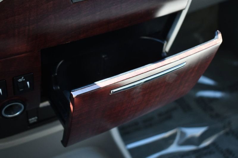 Used 2011 Toyota Sienna XLE w/ Premium Pkg image 35