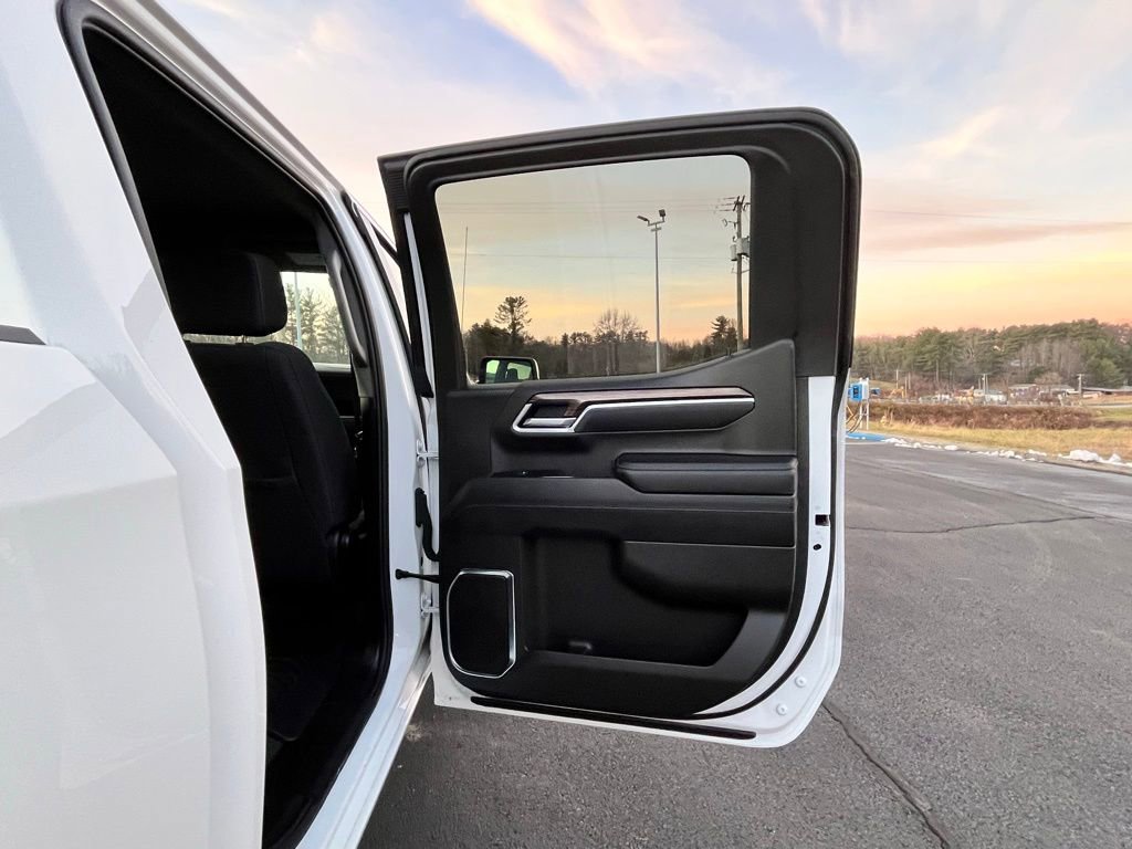 Used 2025 Chevrolet Silverado 1500 LT image 16