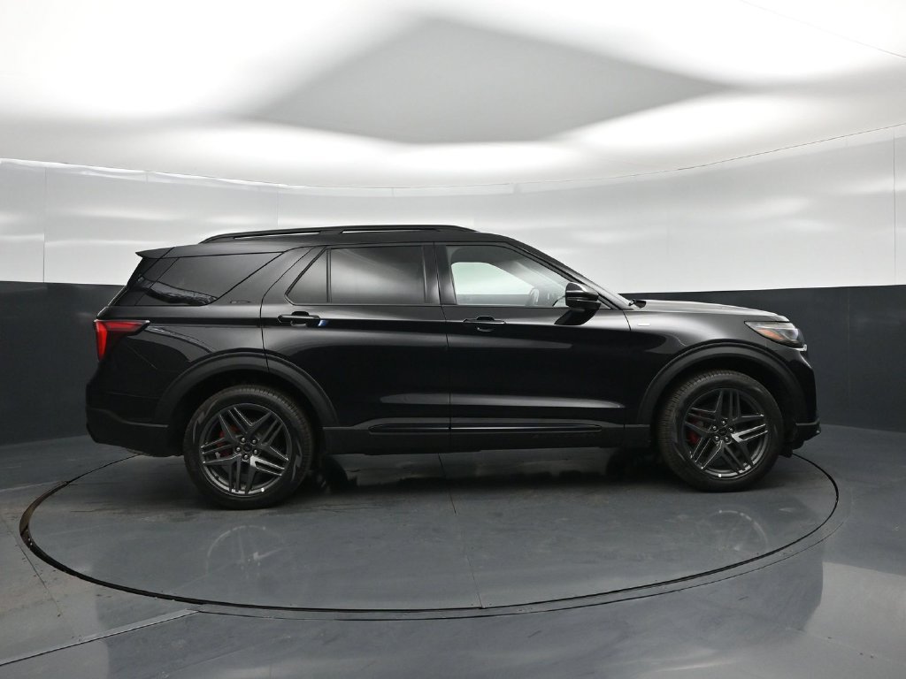 Certified 2026 Ford Explorer ST-Line w/ ST-Line Street Pack AWD/4WD image 22