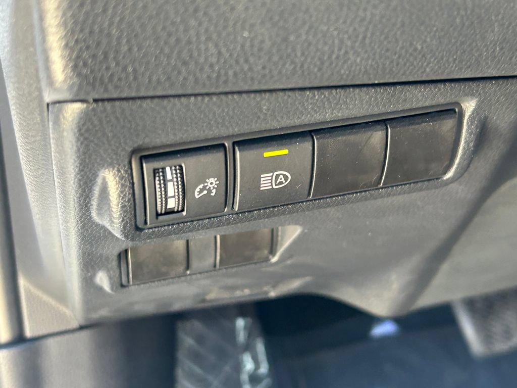 Used 2024 Toyota Corolla Cross LE w/ Moonroof Package FWD image 24