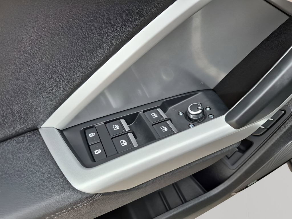 Used 2023 Audi Q3 2.0T Premium Plus w/ Premium Plus Package image 29