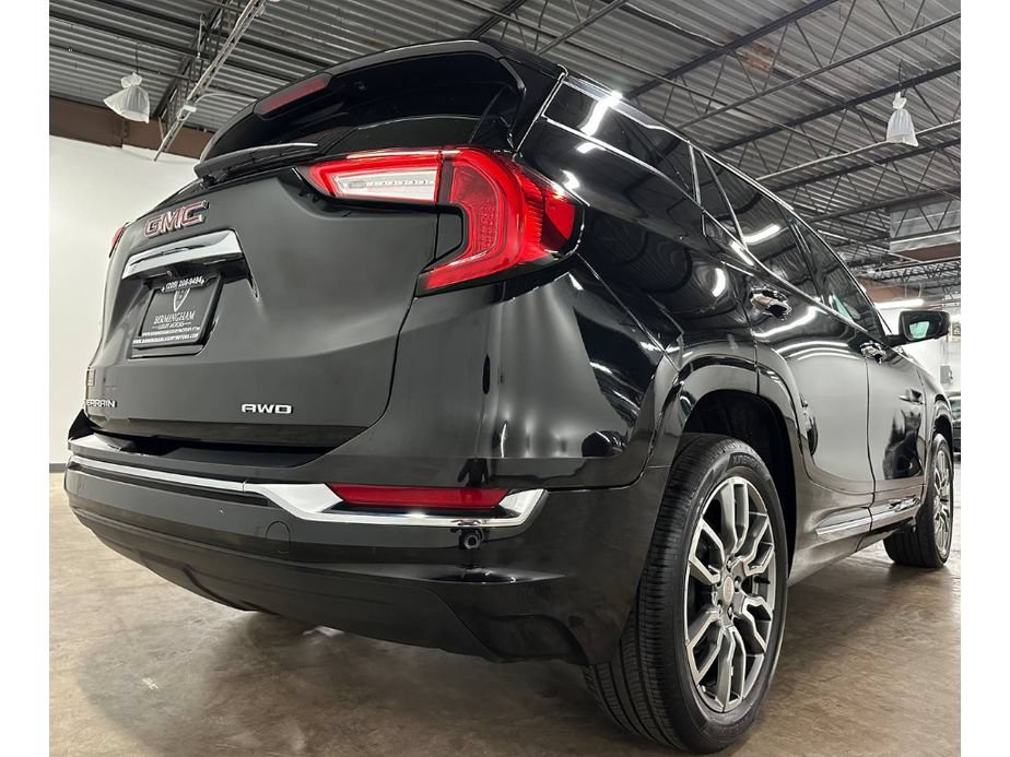 Used 2024 GMC Terrain Denali w/ Denali Premium Package AWD/4WD image 13
