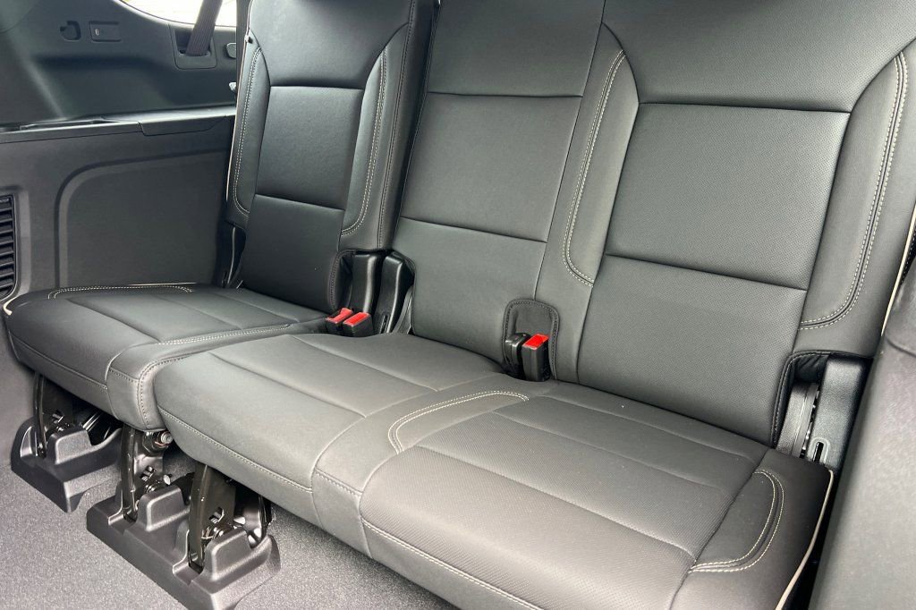 New 2026 GMC Yukon XL Elevation w/ Elevation Premium Package AWD/4WD image 12