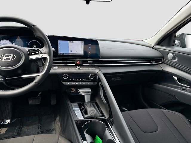 Certified 2025 Hyundai Elantra SEL image 23