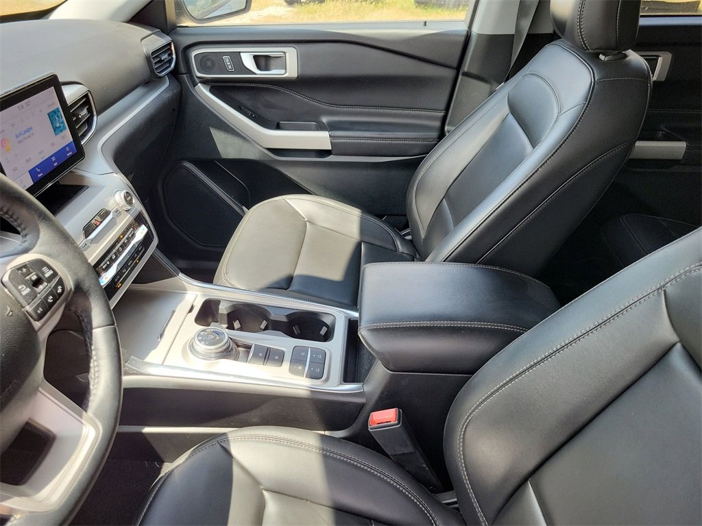 Used 2024 Ford Explorer XLT w/ Equipment Group 202A image 21