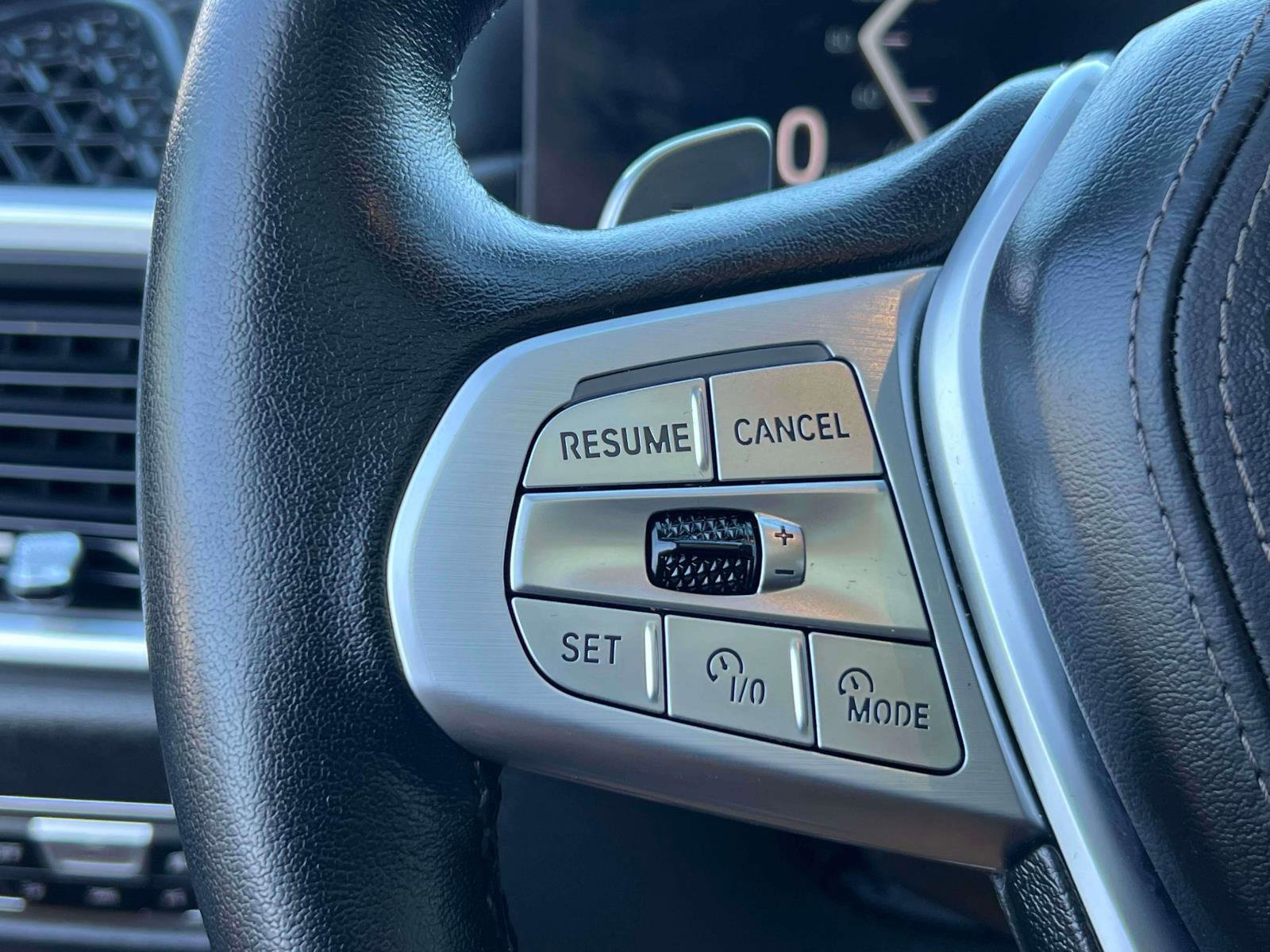 Used 2023 BMW X7 xDrive40i w/ Executive Package image 22