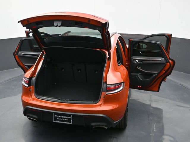 Certified 2025 Porsche Macan image 28