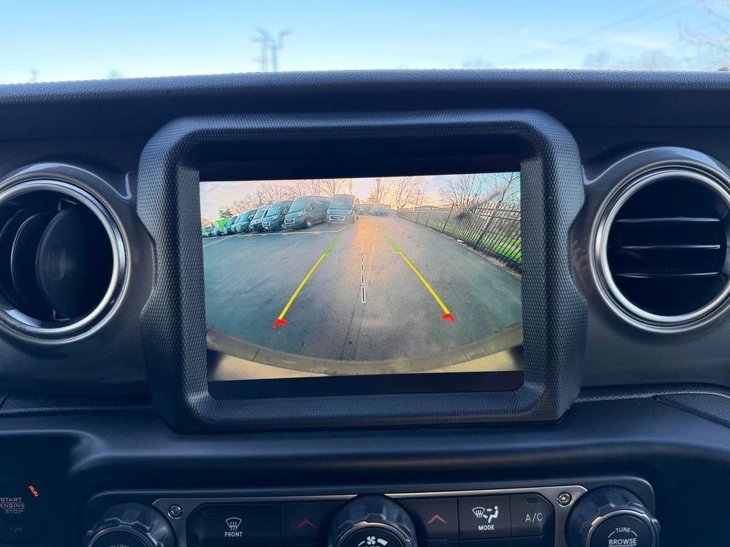 Used 2022 Jeep Wrangler Unlimited Sahara image 22