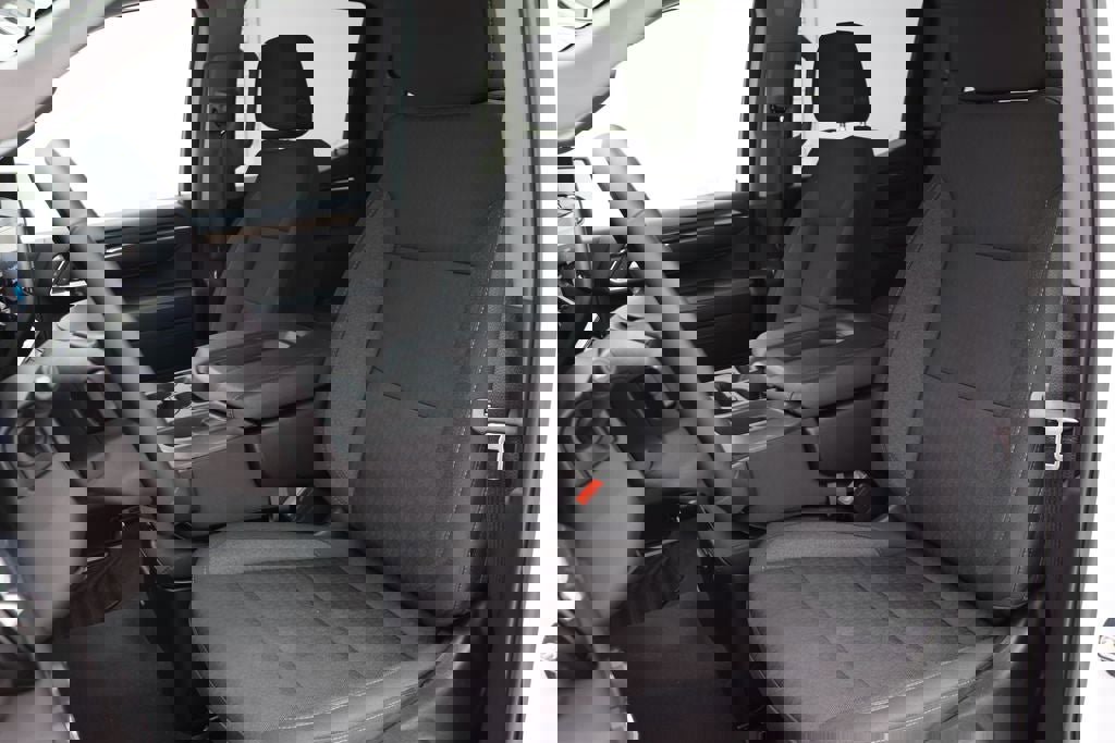 Used 2024 Chevrolet Silverado 1500 LT AWD/4WD image 17