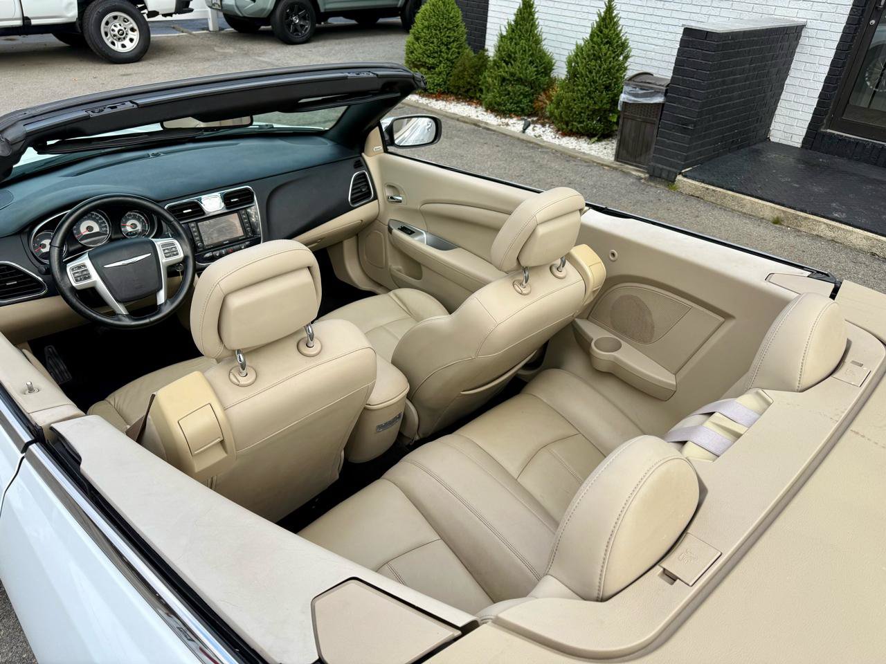 Used 2011 Chrysler 200 Limited FWD image 22