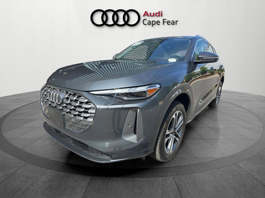 Used 2025 Audi Q5 Premium w/ Convenience Package image 1