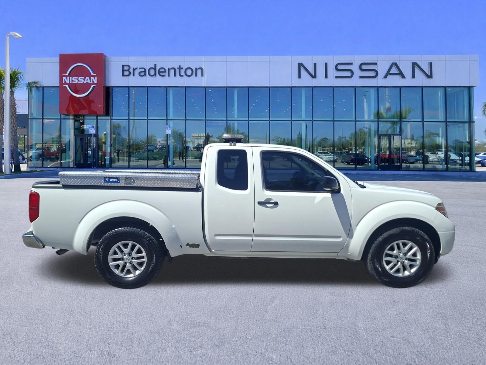 Used 2019 Nissan Frontier SV image 4