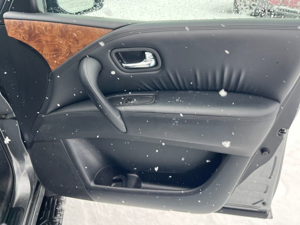 Used 2024 Nissan Armada SL image 29