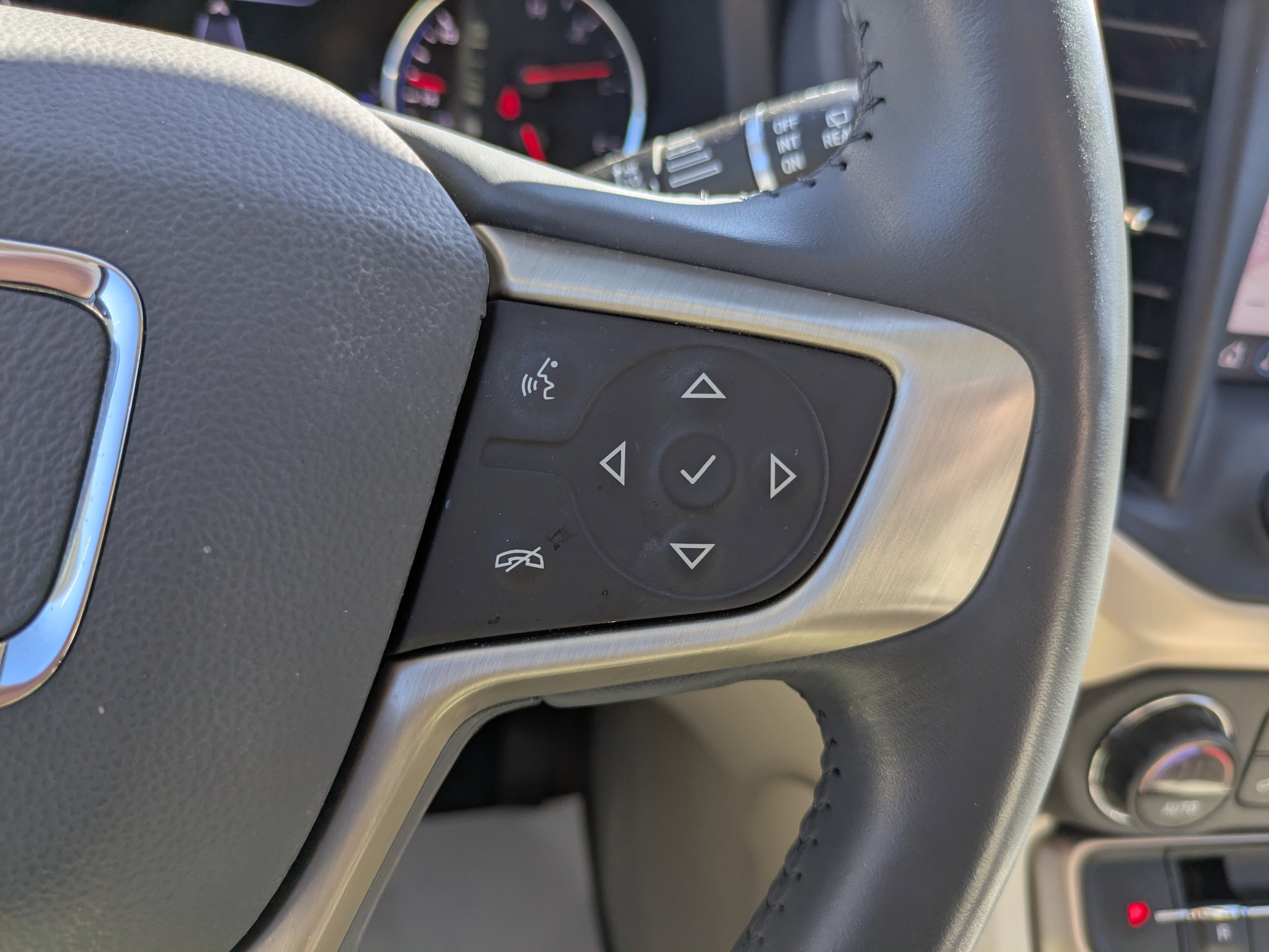 Used 2022 GMC Acadia Denali w/ Denali Ultimate Package image 23