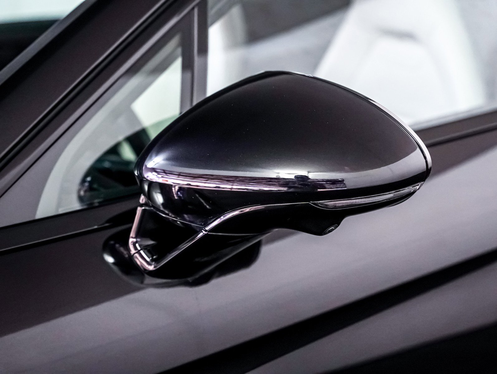 Certified 2025 Porsche Panamera 4S w/ Premium Package image 28