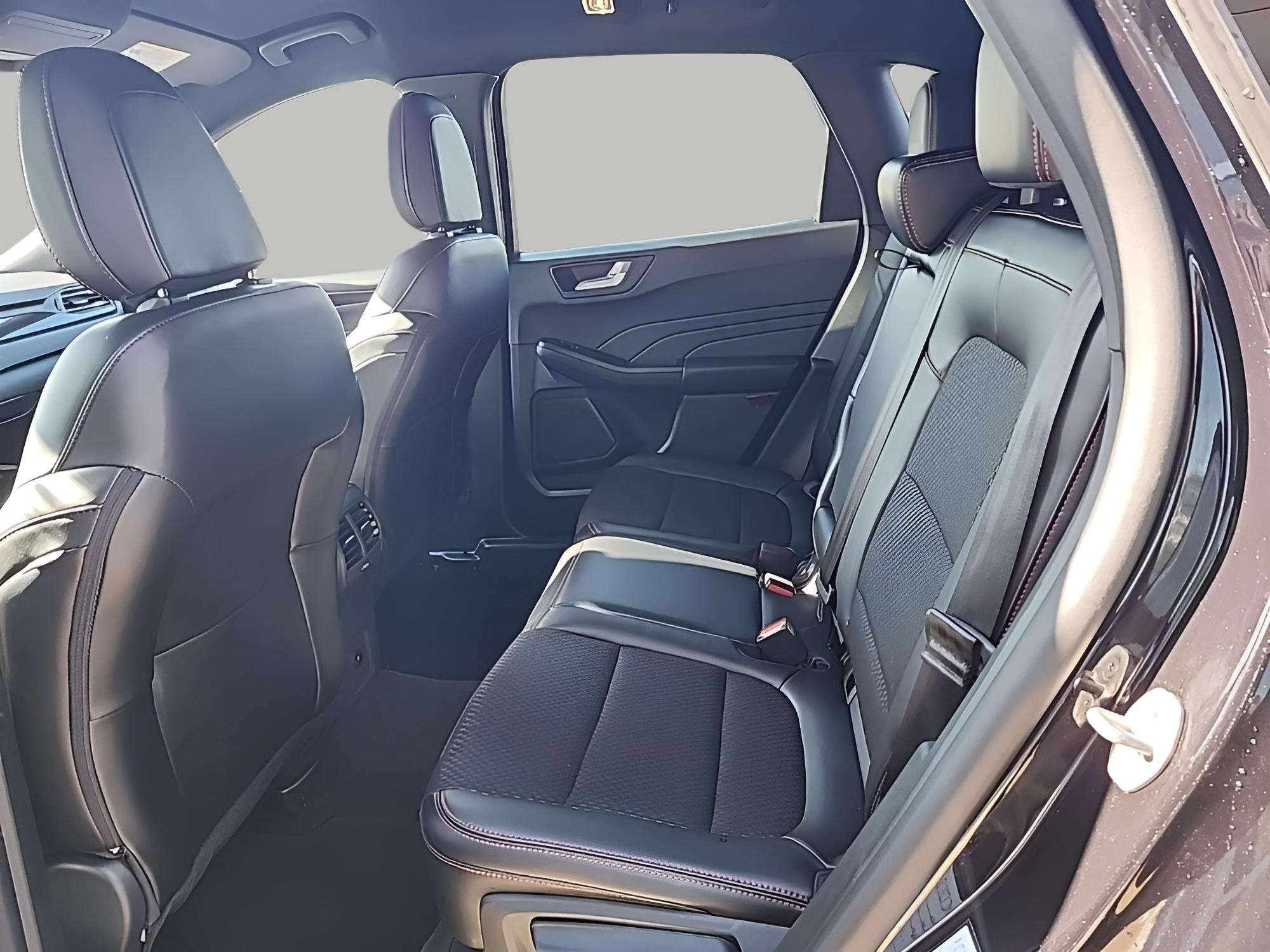 Certified 2025 Ford Escape ST-Line image 14