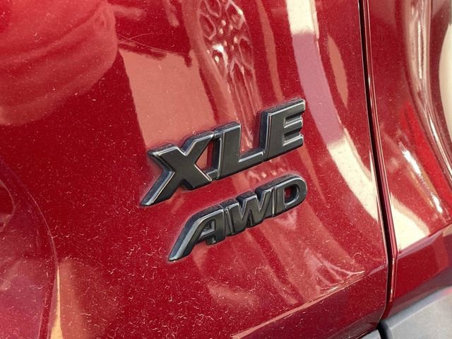 Used 2020 Toyota RAV4 XLE w/ Convenience Package image 11