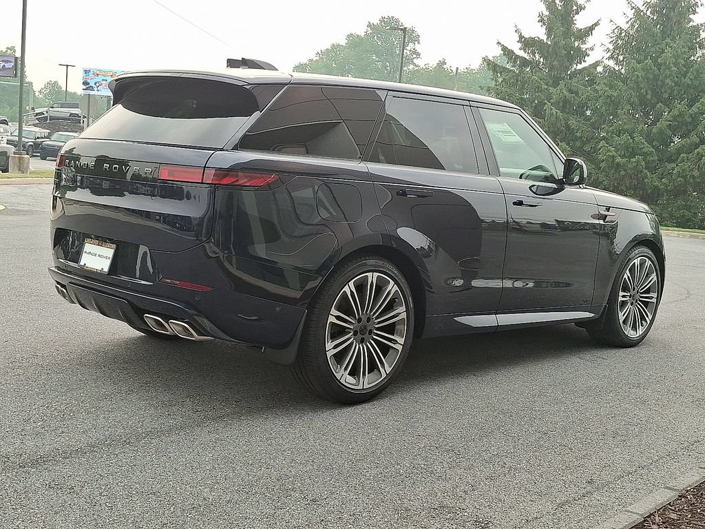 New 2026 Land Rover Range Rover Sport Dynamic SE AWD/4WD image 3
