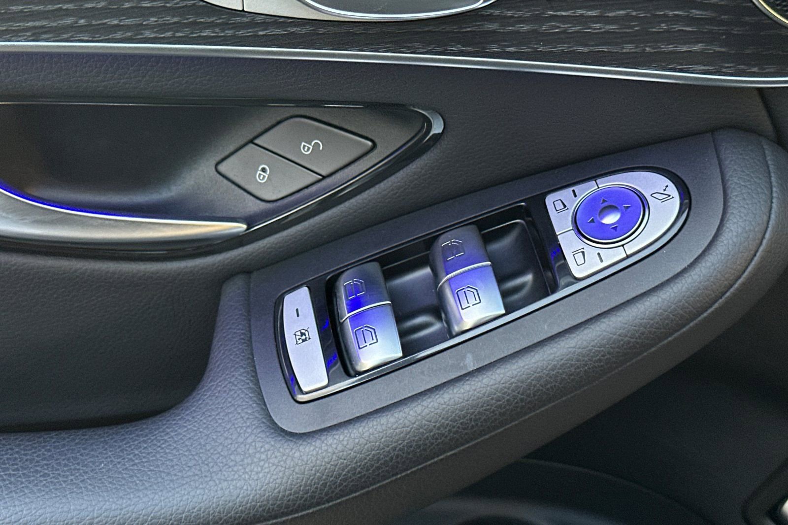 Certified 2022 Mercedes-Benz GLC 300 image 27