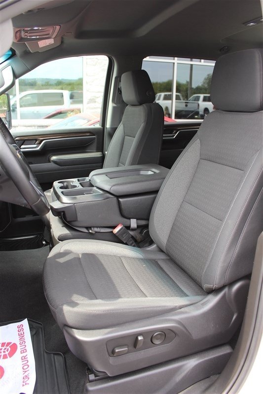 Used 2025 Chevrolet Silverado 2500 LT w/ Convenience Package AWD/4WD image 16