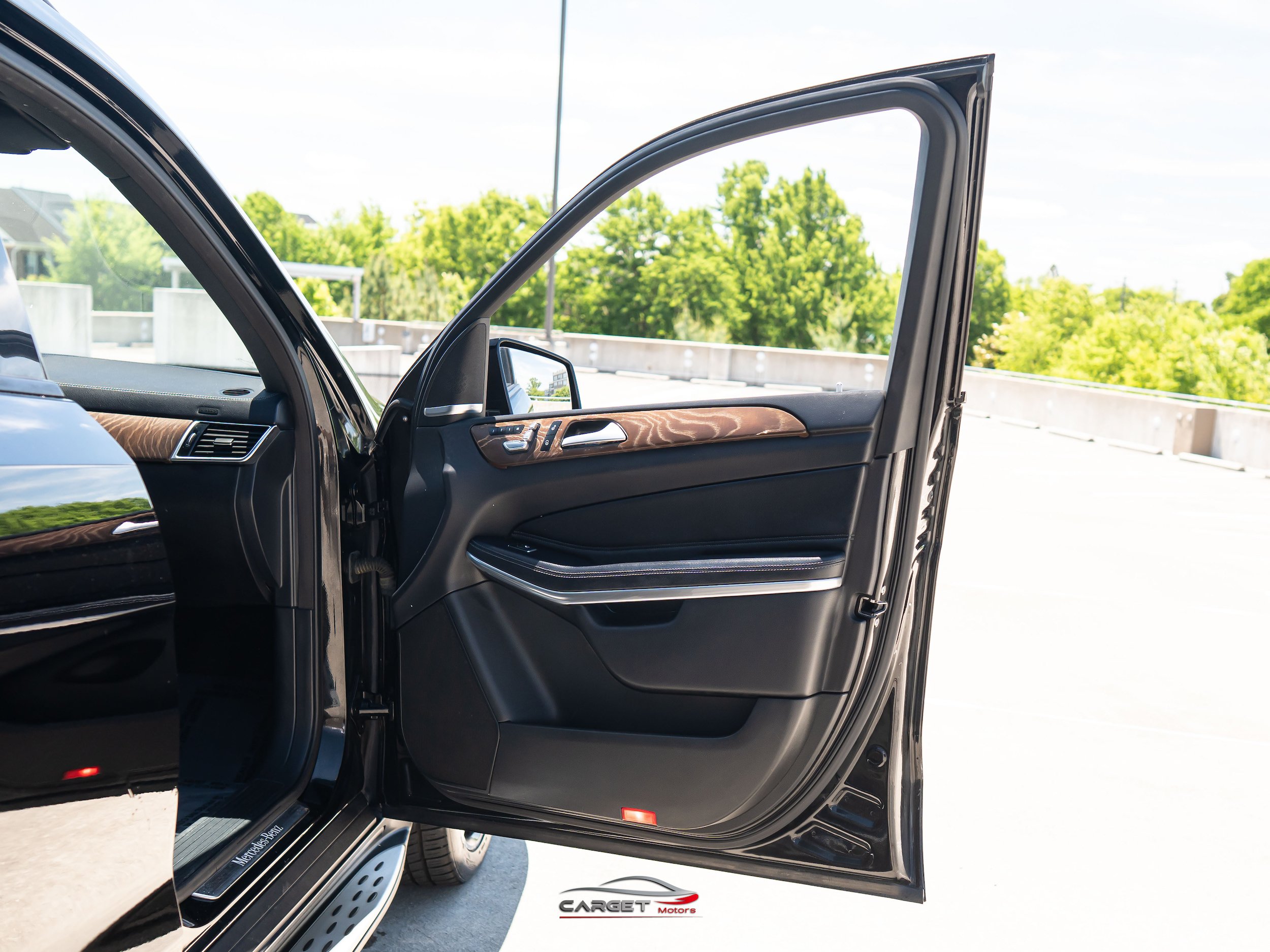Used 2018 Mercedes-Benz GLS 550 4MATIC w/ Driver Assistance Package image 39