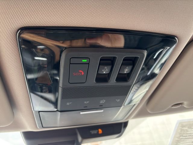 Used 2025 Mitsubishi Outlander SEL image 20