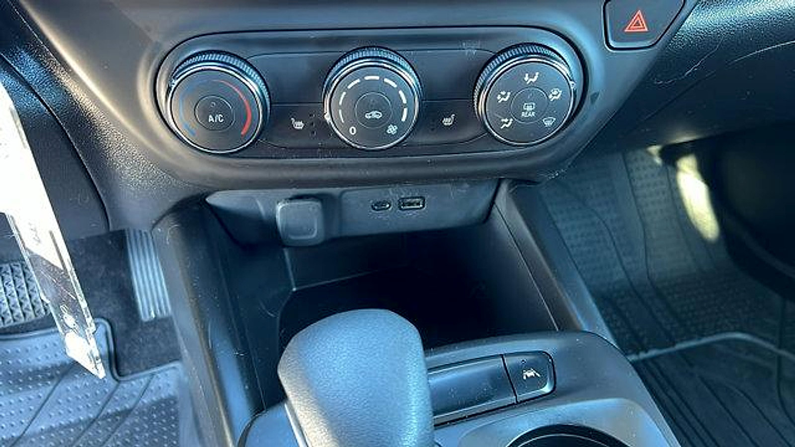 Certified 2024 Chevrolet Trax RS w/ Driver Confidence Package image 20