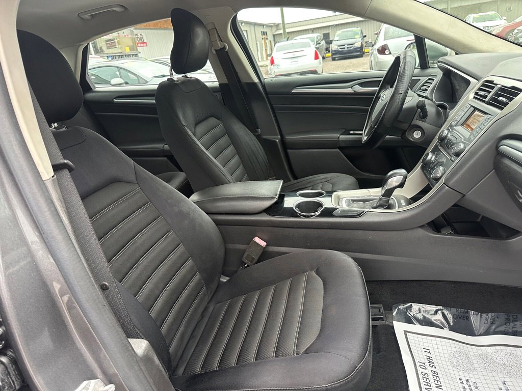 Used 2014 Ford Fusion SE image 13