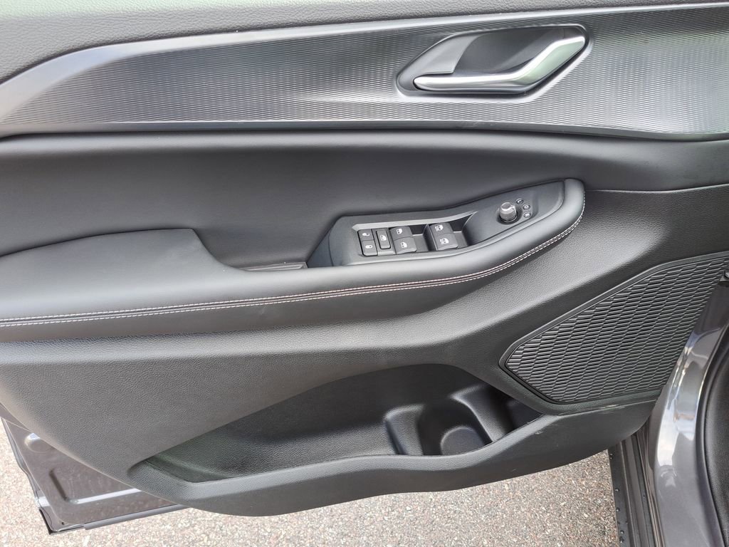 New 2025 Jeep Grand Cherokee L Altitude image 19