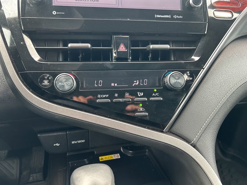 Used 2022 Toyota Camry SE w/ Audio Upgrade Package FWD image 12