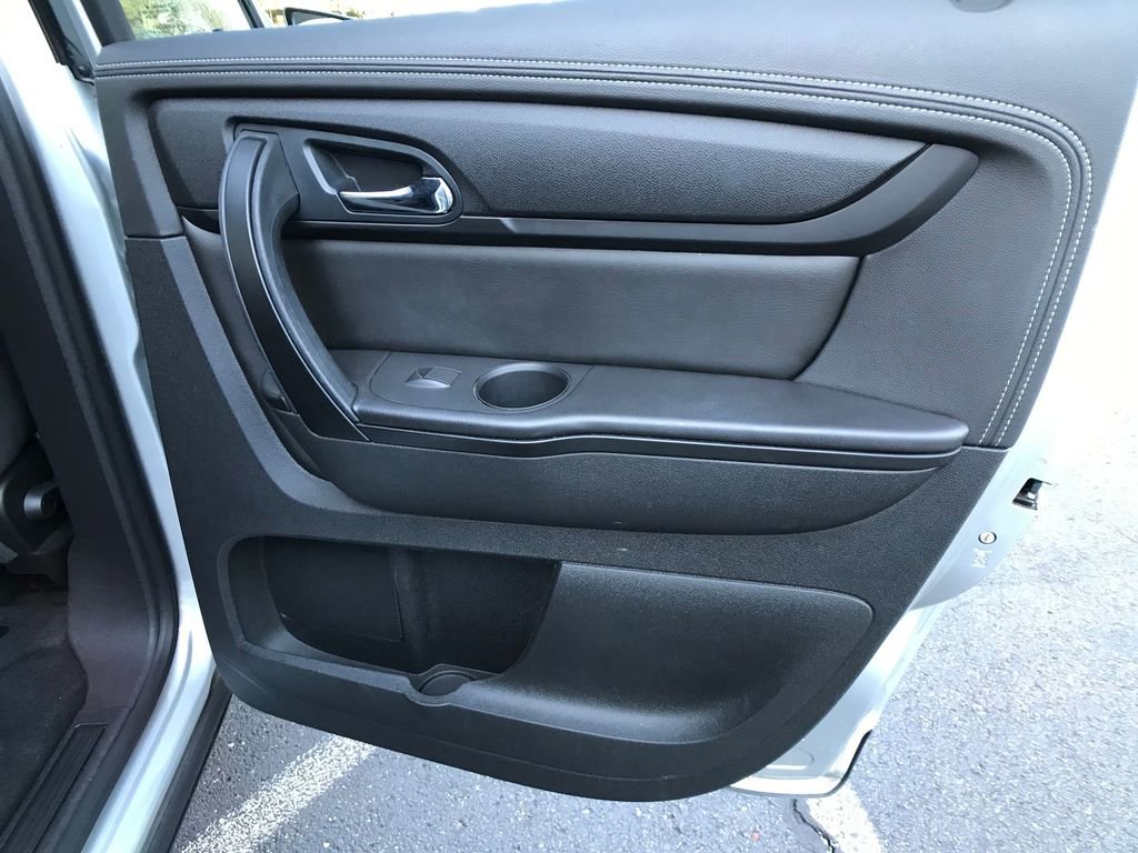Used 2016 Chevrolet Traverse LT image 27