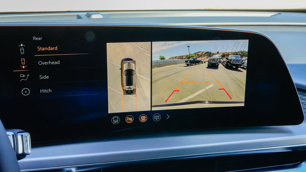 New 2027 Cadillac Lyriq Signature Sport RWD image 17