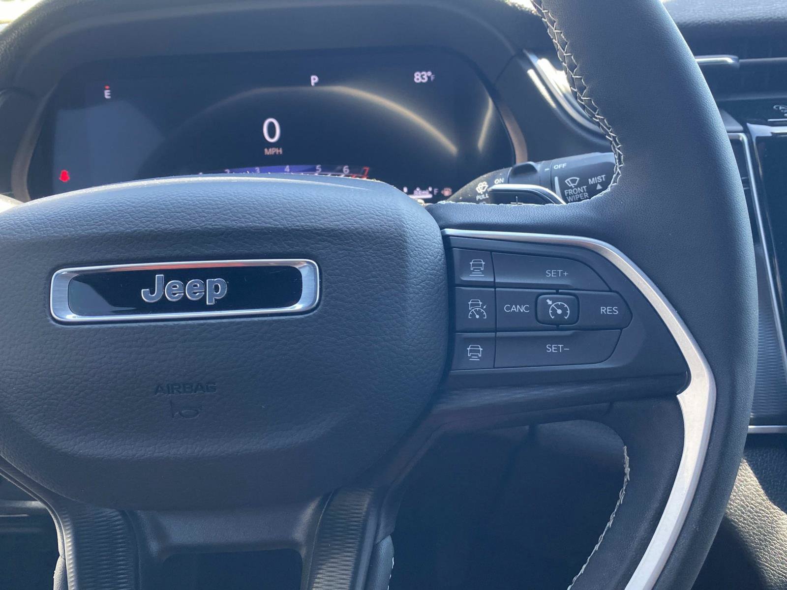 Used 2025 Jeep Grand Cherokee Altitude RWD image 42