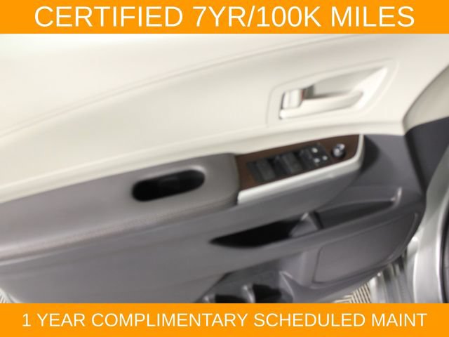 Used 2024 Toyota Sienna LE AWD/4WD image 24