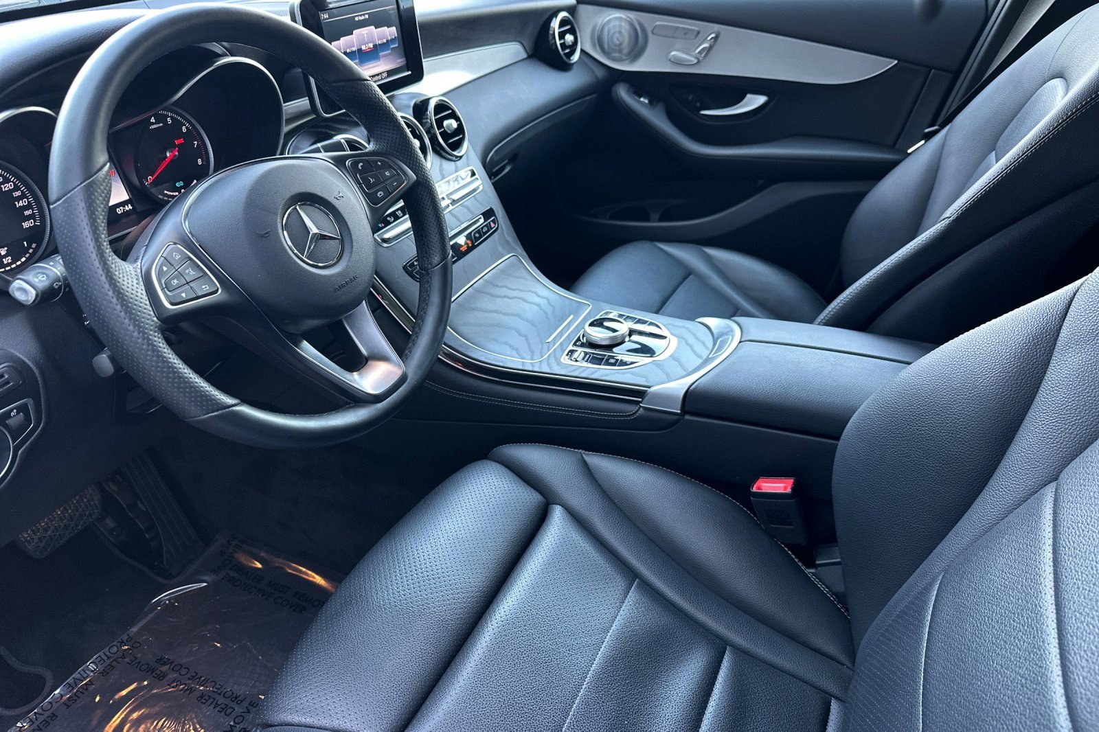 Used 2019 Mercedes-Benz GLC 350e 4MATIC image 11