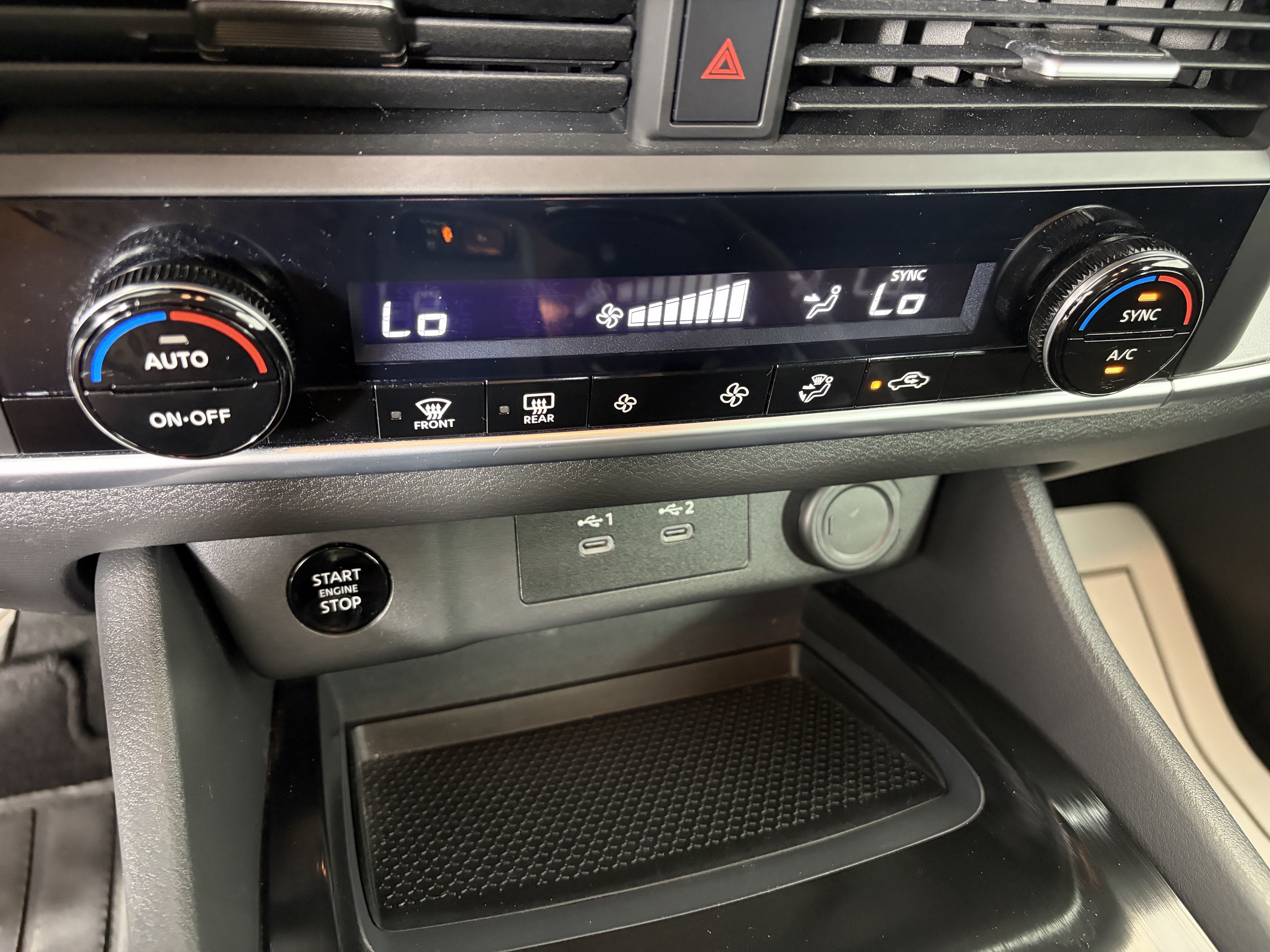 Used 2024 Nissan Rogue SV FWD image 24