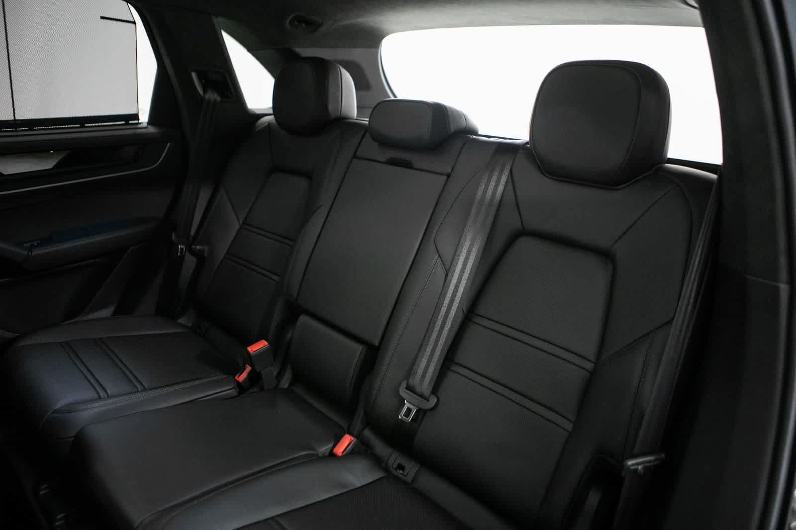 New 2026 Porsche Cayenne Turbo AWD/4WD image 38