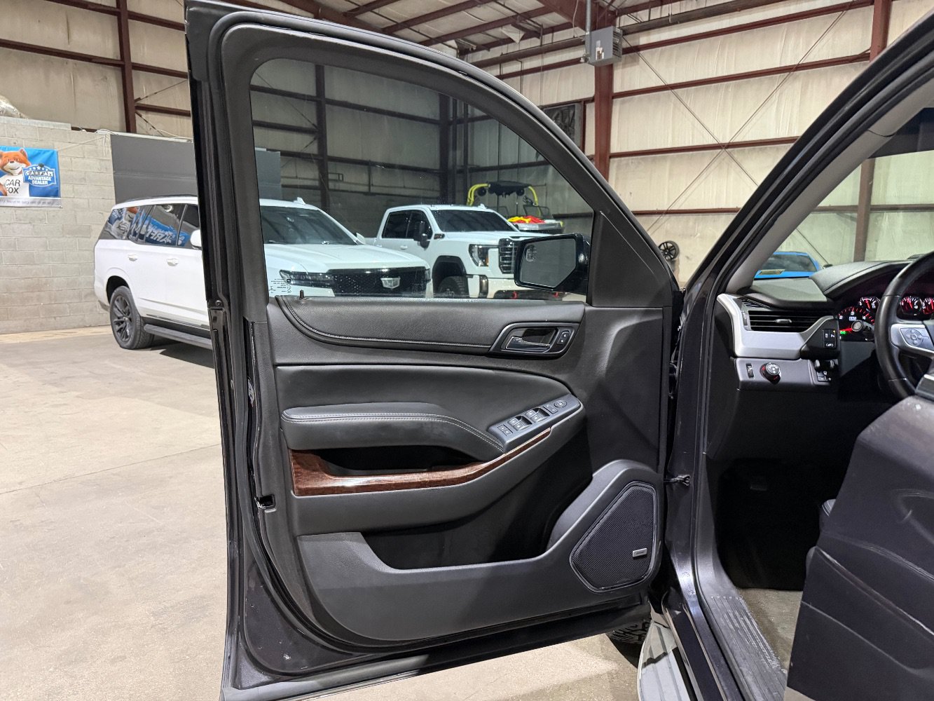 Used 2015 GMC Yukon SLE w/ Convenience Package RWD image 11