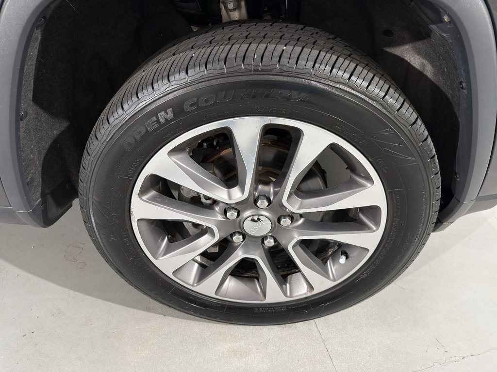 Used 2018 Jeep Grand Cherokee Limited w/ Luxury Group II image 16