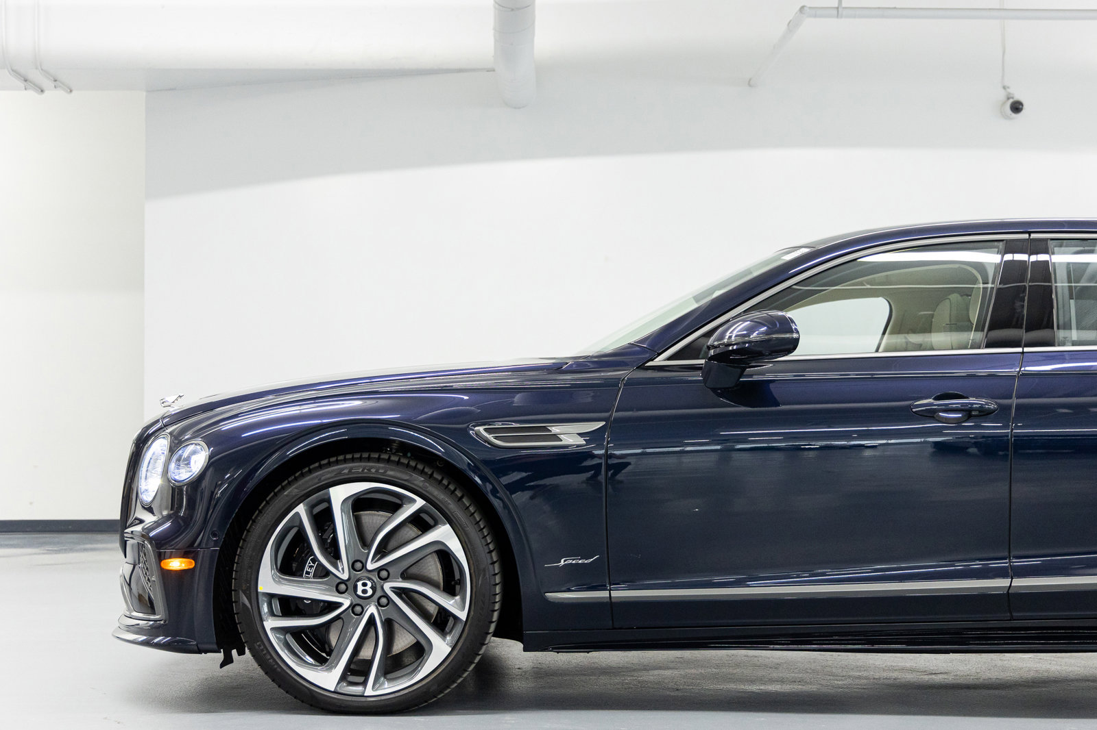 Certified 2025 Bentley Flying Spur Plug-In Hybrid AWD/4WD image 14