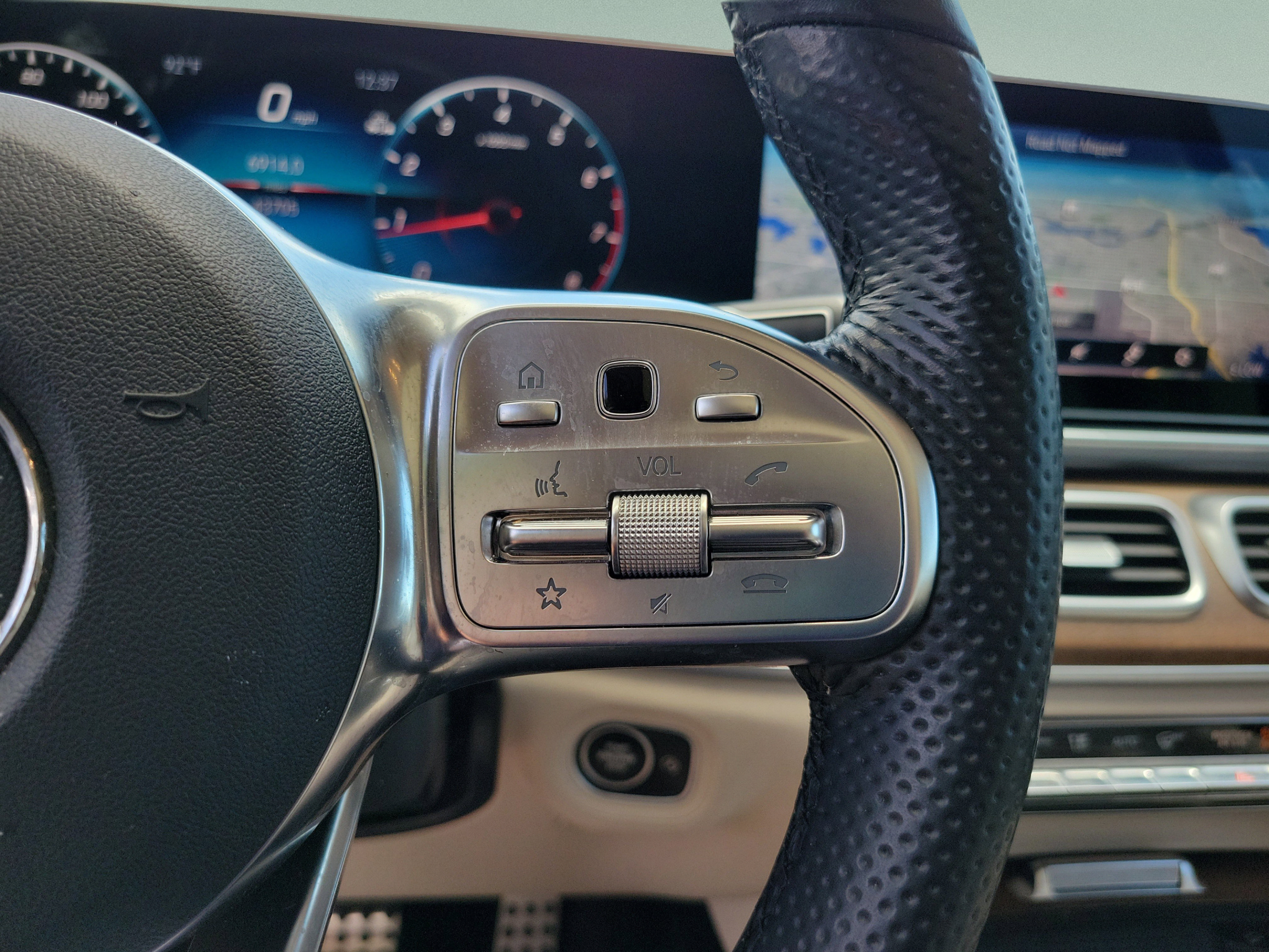 Used 2023 Mercedes-Benz GLS 450 4MATIC image 19